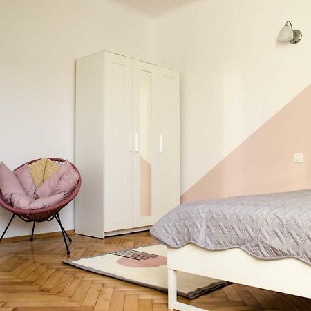 New Life Apartment Next To Metro Station Варшава Екстер'єр фото
