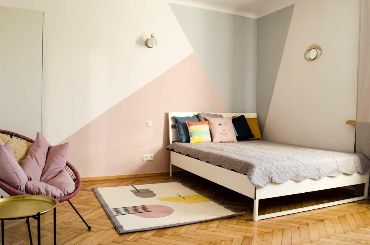 New Life Apartment Next To Metro Station Варшава Екстер'єр фото