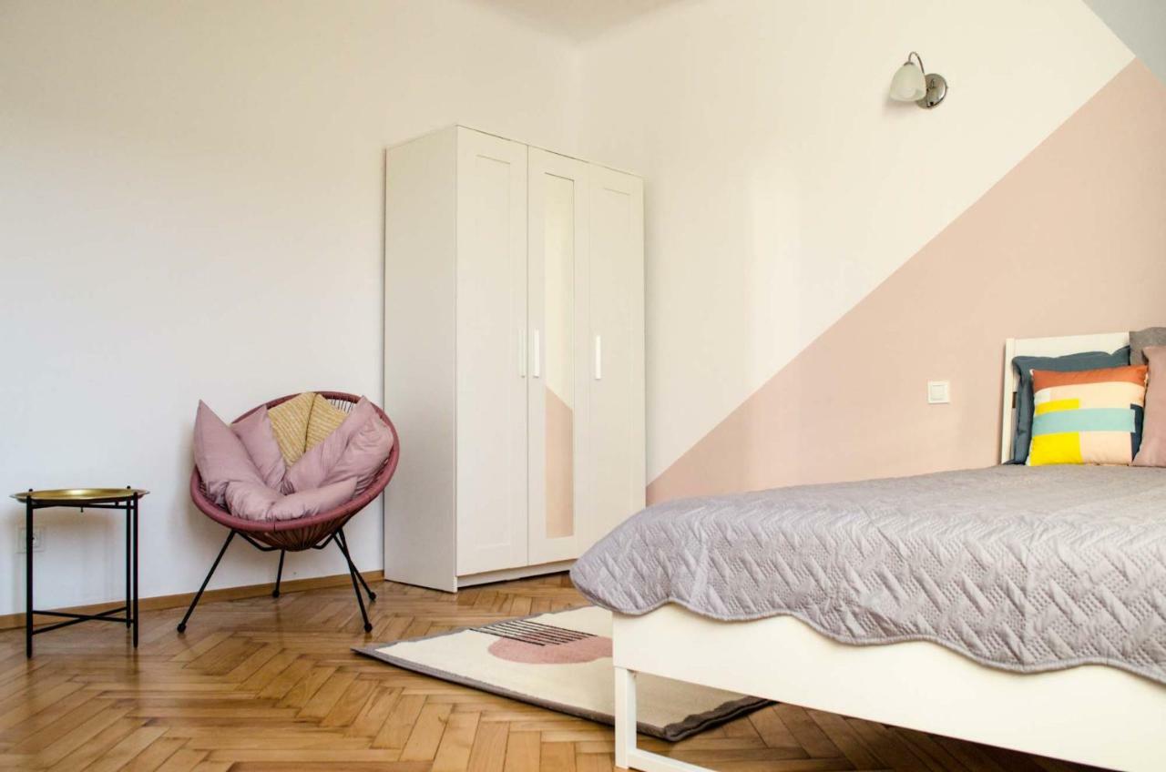 New Life Apartment Next To Metro Station Варшава Екстер'єр фото